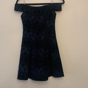 Gorgeous navy and black off the shoulder dress size 1/2